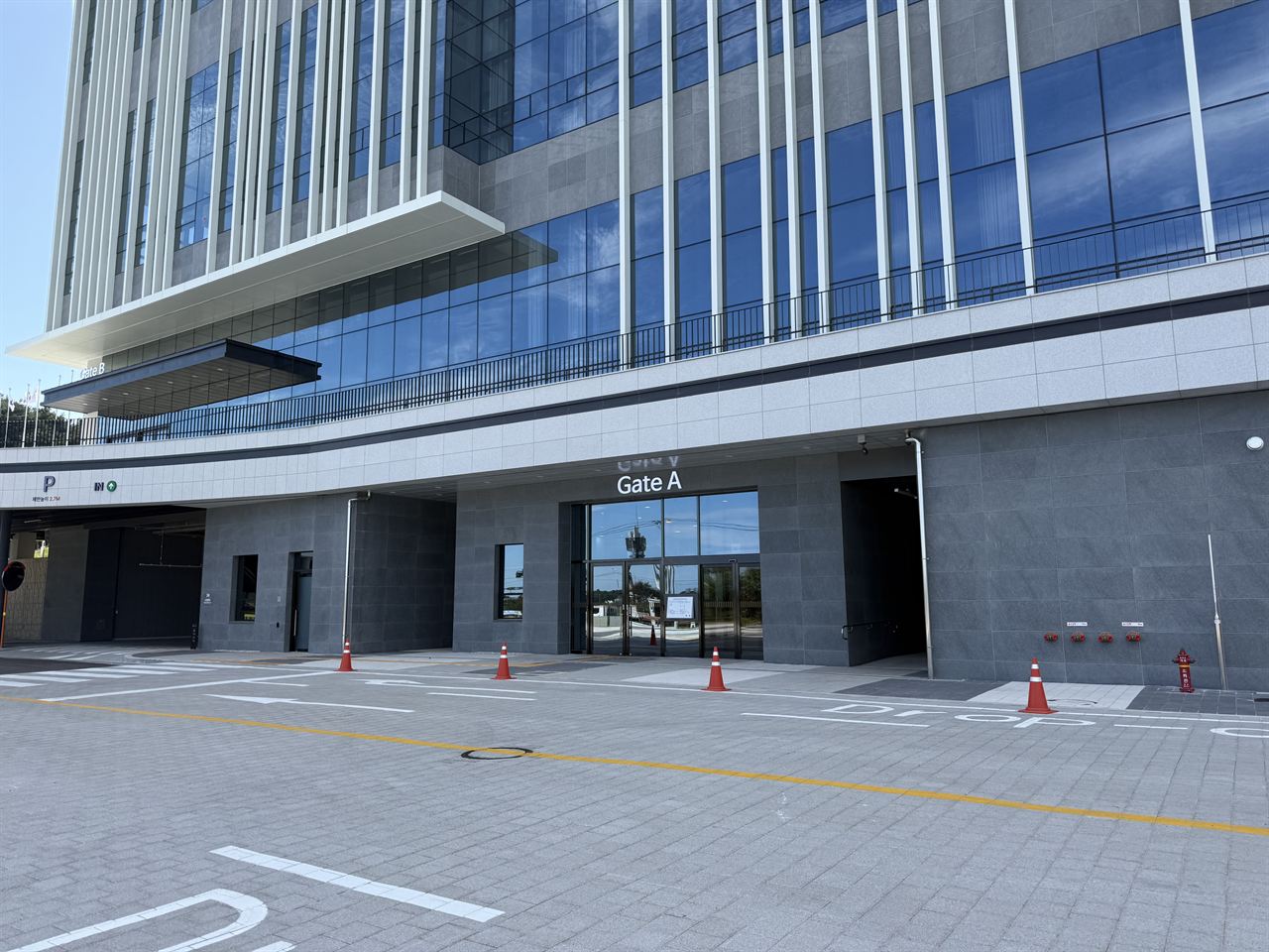 강릉컨벤션센터 승차장 지하 1층 GATE A 앞